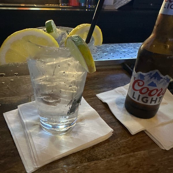 Flagship Tavern & Grill Sports Bar in Chicago