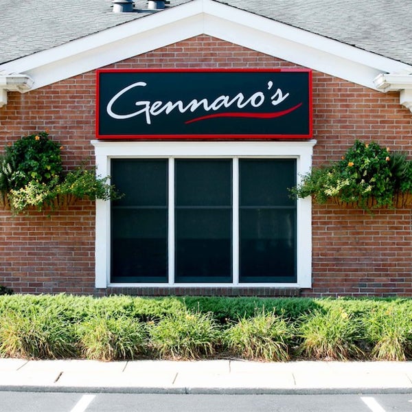 4/27/2014 tarihinde Gennaro&#39;s Italian Restaurant &amp; Tomato Piesziyaretçi tarafından Gennaro&#39;s Italian Restaurant &amp; Tomato Pies'de çekilen fotoğraf