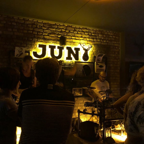 Foto diambil di Jun Bistro Pub oleh Önder K. pada 9/21/2018