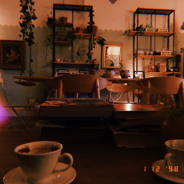 Photo taken at Luna Cafe Art Shop by Gülşen T. on 12/1/2018