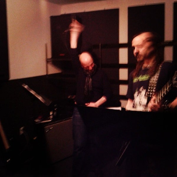 Das Foto wurde bei Rivington Music Rehearsal Studios von Aerik V. am 2/14/2014 aufgenommen