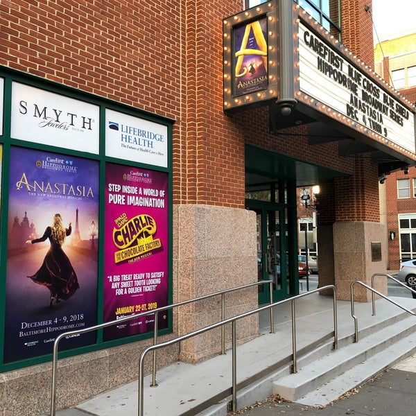 Foto tirada no(a) The Hippodrome Theatre at the France-Merrick Performing Arts Center por Kenny M. em 12/5/2018