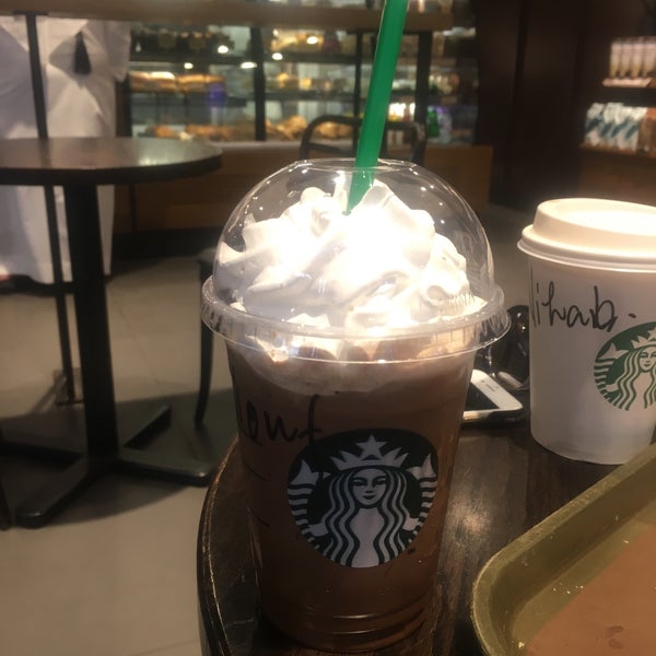 Das Foto wurde bei Starbucks von N am 9/23/2017 aufgenommen