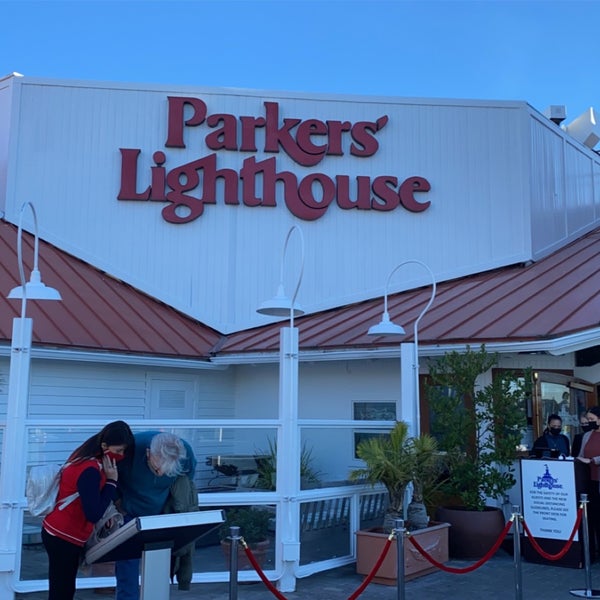 Foto tirada no(a) Parkers&#39; Lighthouse por Meteib A. em 1/3/2022