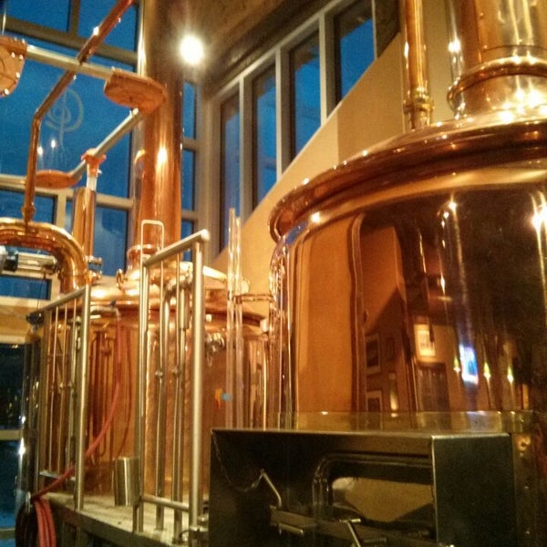 Das Foto wurde bei Crop Bistro &amp; Brewery von rory w. am 2/15/2013 aufgenommen