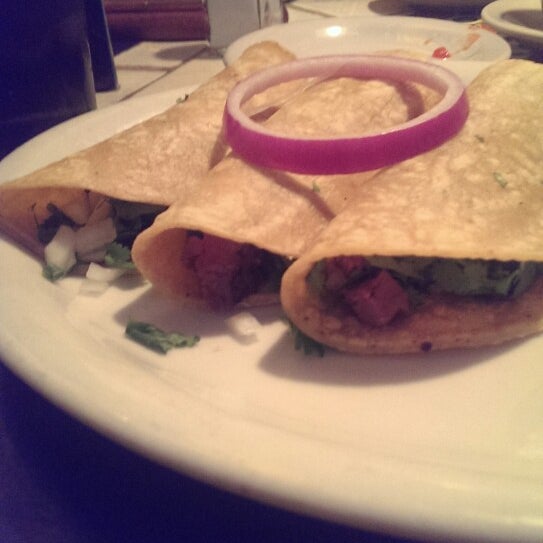 Das Foto wurde bei Enchilada&#39;s Restaurant - Greenville von Kina am 3/6/2014 aufgenommen