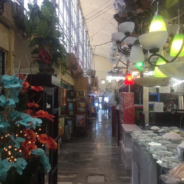 Fotos en Mercado de Muebles Lagunilla Tienda de muebles y artículos