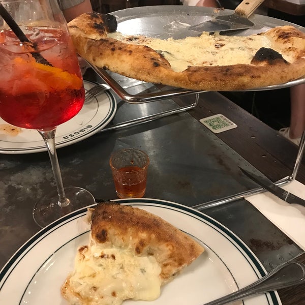 Das Foto wurde bei Mimosa Brooklyn Pizza von Дарья К. am 8/31/2021 aufgenommen