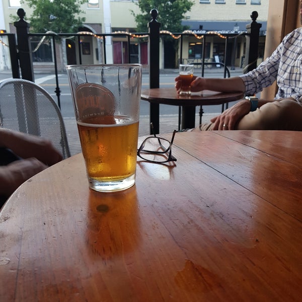 Photo taken at Gainesville House of Beer by Björn Thrandur B. on 5/26/2019
