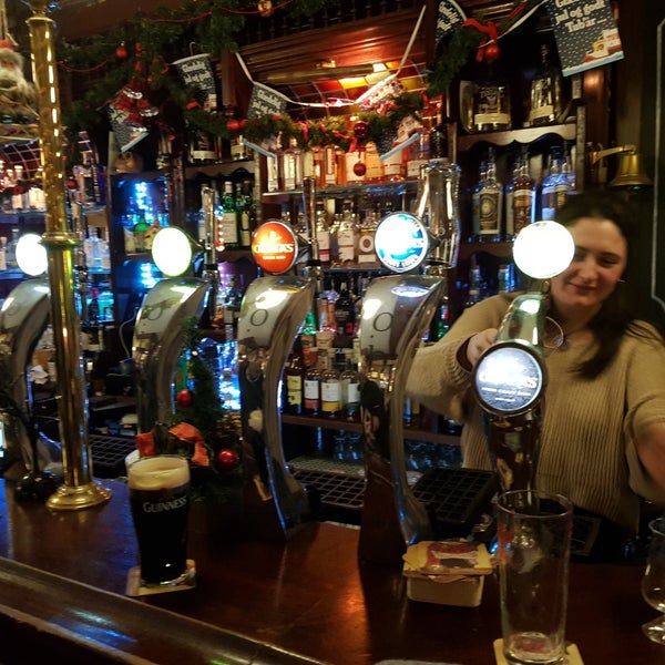 Photo taken at The Shamrock Inn - Irish Craft Beer Bar by Björn Thrandur B. on 12/17/2018
