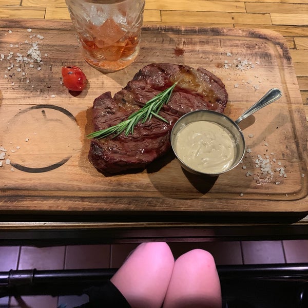 Foto diambil di Cow Bar &amp; Restaurant oleh Isadora M. pada 8/4/2019