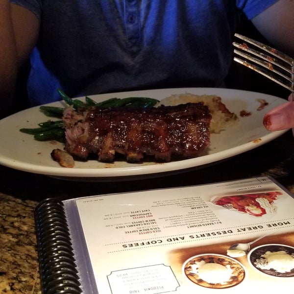 Photo taken at BJ&#39;s Restaurant &amp; Brewhouse by Rod A. on 1/13/2018