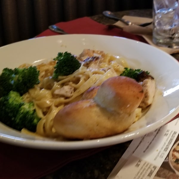 Photo taken at BJ&#39;s Restaurant &amp; Brewhouse by Rod A. on 1/13/2018