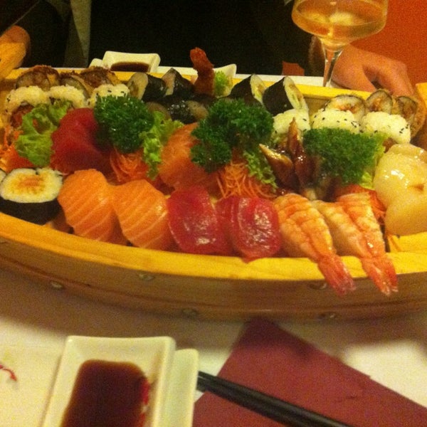 Photo prise au Sushi Palace par Domien D. le5/17/2013
