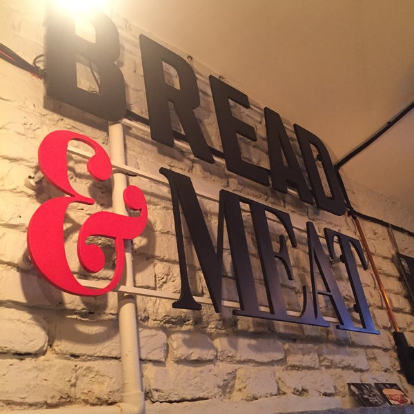 Foto diambil di Bread &amp; Meat oleh Natalie O. pada 4/22/2016