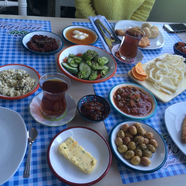 4/13/2016에 Gamze Ç.님이 Moresi Eskiköy에서 찍은 사진