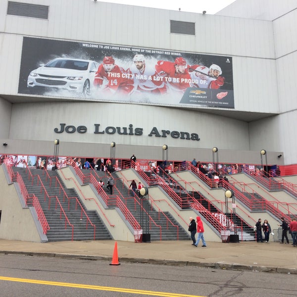 รูปภาพถ่ายที่ Joe Louis Arena โดย Melissa A. เมื่อ 3/18/2017