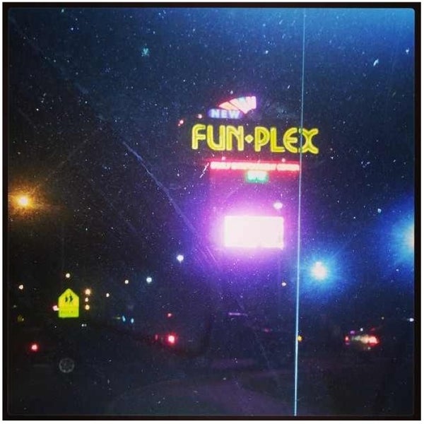 Foto tirada no(a) Houston Funplex por Chris✌ J. em 3/14/2013