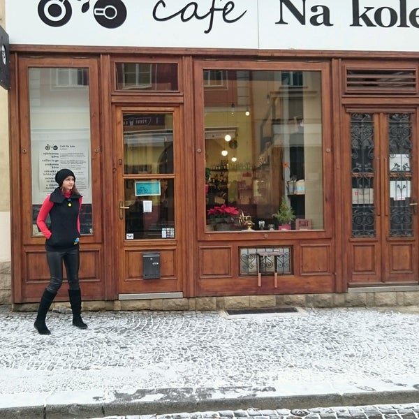 12/31/2016 tarihinde Vojtaziyaretçi tarafından Café Na kole'de çekilen fotoğraf