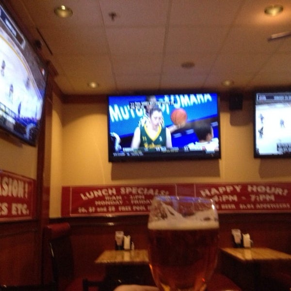 Photo prise au BWB - Buffalo Wings &amp; Beer par Nick P. le1/18/2015