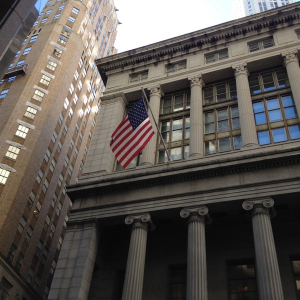 รูปภาพถ่ายที่ 44 Wall Street โดย Alexey M. เมื่อ 9/23/2013