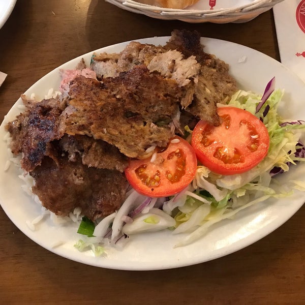 4/1/2019 tarihinde Patrick M.ziyaretçi tarafından Anatolian Gyro'de çekilen fotoğraf