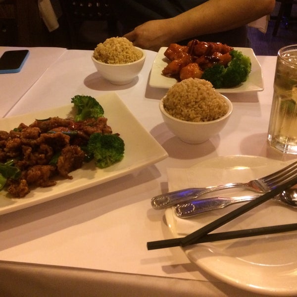 Foto tirada no(a) Shu Han Ju Chinese Restaurant por Patrick M. em 12/13/2015