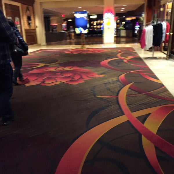 รูปภาพถ่ายที่ Silver Legacy Resort Casino โดย Evelyn เมื่อ 12/8/2018