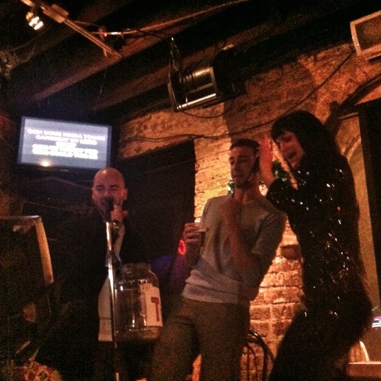 Foto tirada no(a) Chuck&#39;s Bar por Trent K. em 12/16/2012