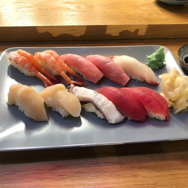 Hite 1905. Японская кухня. Ikura izakaya nikkei. Ikura izakaya ресторан. Ikura izakaya рождественский бул 1 фото.