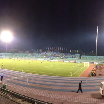 Photo taken at Thong Nhat Stadium by Hyemin S. on 5/22/2014