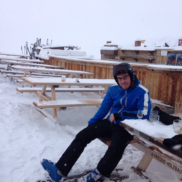 Das Foto wurde bei Alpina Hütte von Polina M. am 2/3/2014 aufgenommen
