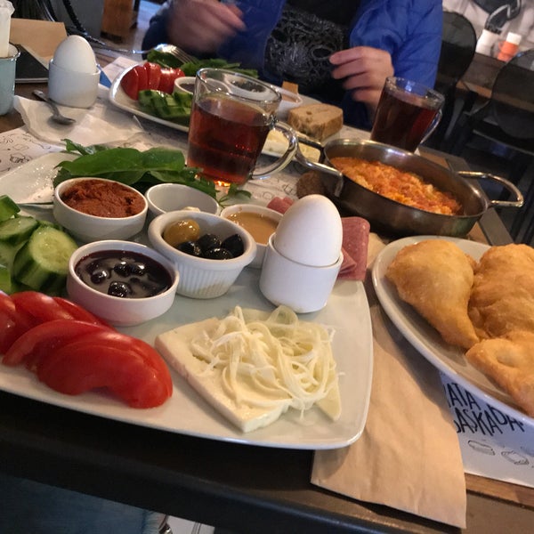 4/13/2018에 Gülşah K.님이 Siyah Cafe &amp; Breakfast에서 찍은 사진