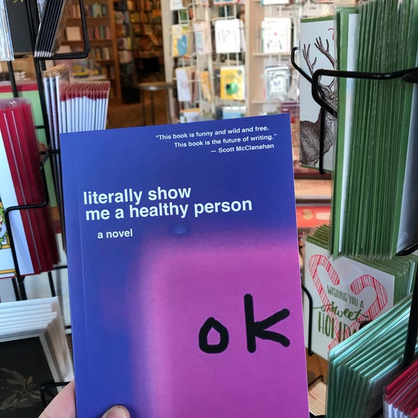 Foto scattata a Greenlight Bookstore da Nicole Rae D. il 1/7/2018