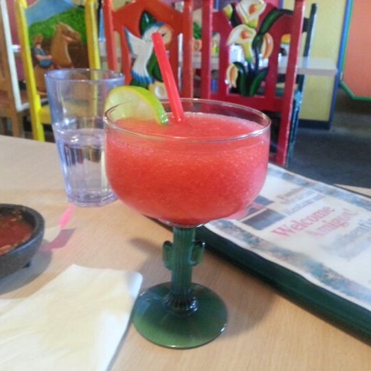 Das Foto wurde bei Guadalajara Mexican Restaurant &amp; Bar von Sara M. am 1/8/2013 aufgenommen