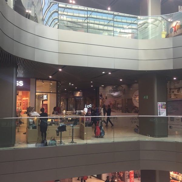10/22/2016にIbrahim U.がAnfa Place Shopping Centerで撮った写真