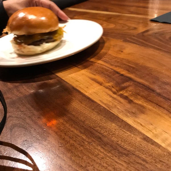 3/13/2019にLokah M.がH&amp;F Burgerで撮った写真