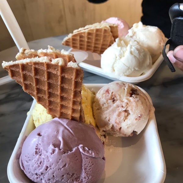 Photo taken at Jeni&#39;s Splendid Ice Creams by Lokah M. on 8/27/2019