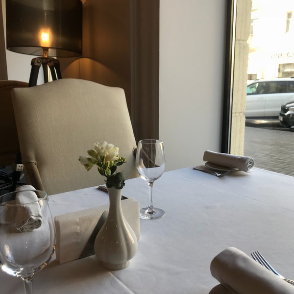 Foto scattata a Café de Paris da Zavrazhnova ⚡️ il 2/16/2019