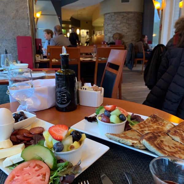 Photos at Cafe Divan 28 tips from 1693 visitors