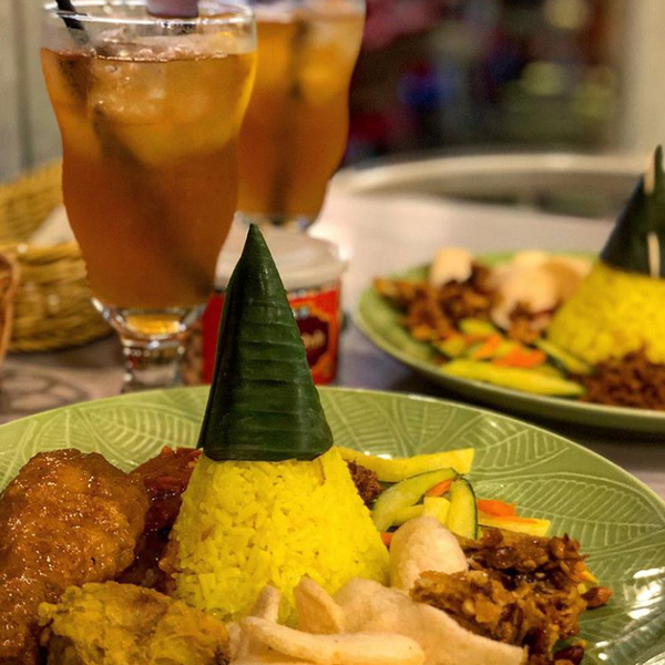 Try this Authentic menu : Madura Chicken Satay. Jimbaran Grilled Squid. Kalasan Fried Chicken. Ice Cendol. Ice Lemon Tea. Lapis Cake ( Kue Lapis ). Tahu Telor. Grilled Platter Fish.