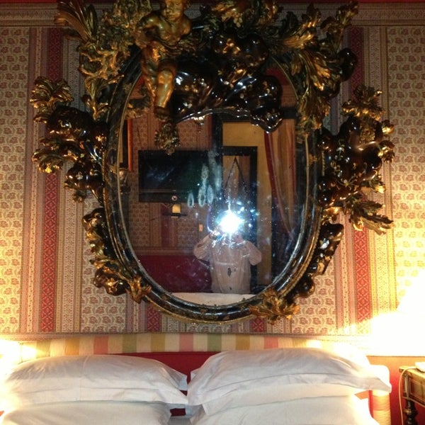 รูปภาพถ่ายที่ L&#39;Hotel โดย Elliot B. เมื่อ 2/28/2013