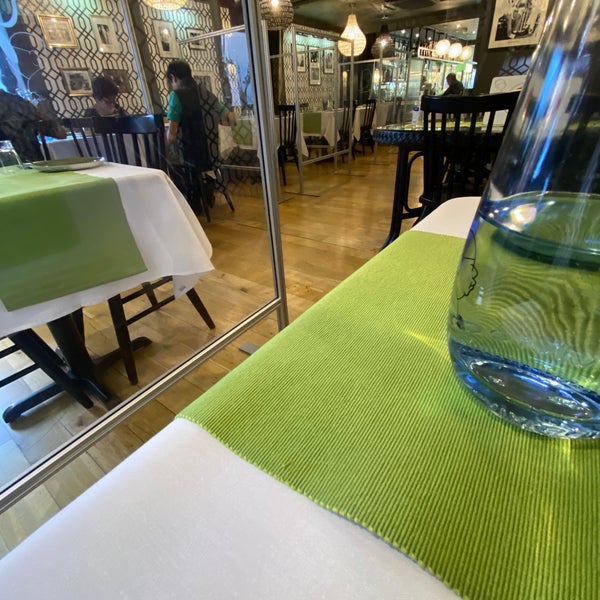8/4/2020 tarihinde Michael Gino S.ziyaretçi tarafından Romulo Café &amp; Restaurant'de çekilen fotoğraf