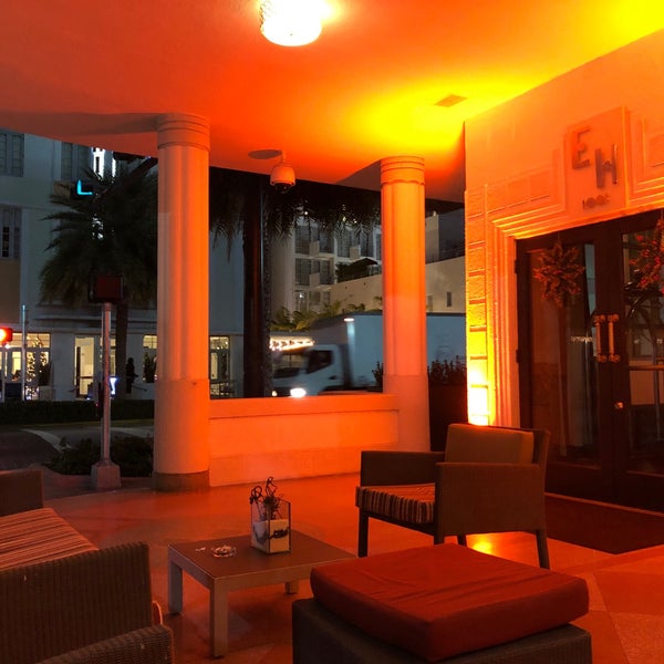 Foto tomada en Essex House Hotel &amp; Lounge  por Hisham el 12/19/2018
