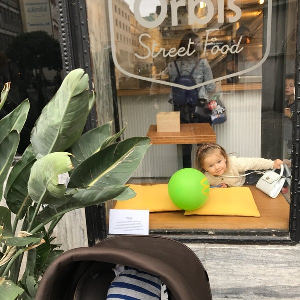 9/13/2017 tarihinde Petra M.ziyaretçi tarafından Orbis Street Food'de çekilen fotoğraf