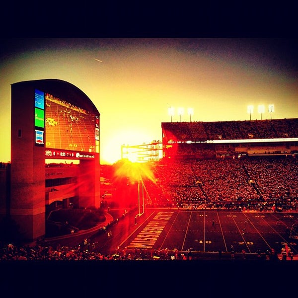 Foto diambil di Davis Wade Stadium at Scott Field oleh StrangeBrewCoffeehouse C. pada 9/22/2012