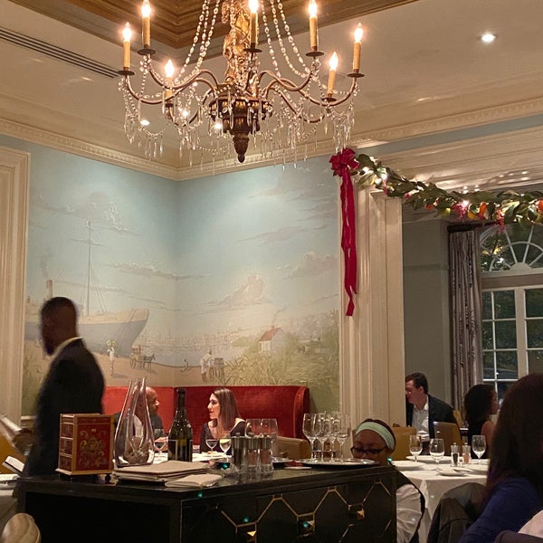 Photo taken at Restaurant R&#39;evolution by D.J. R. on 12/29/2019