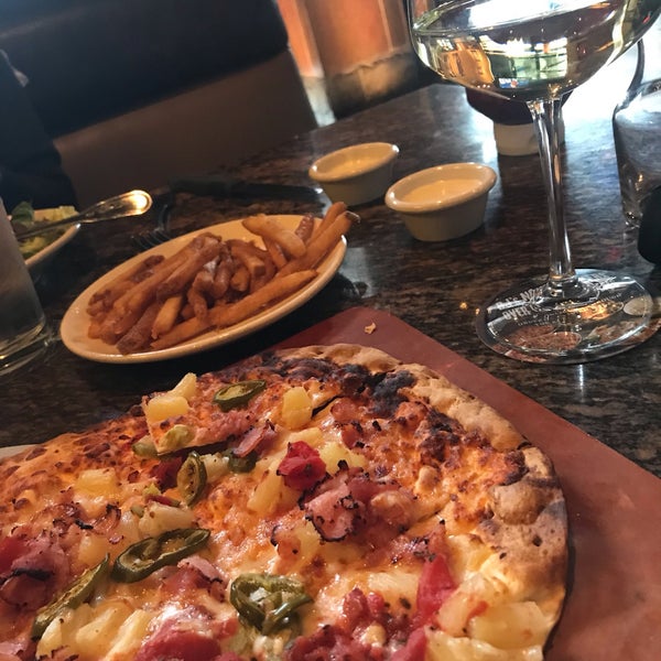 Photo taken at BJ&#39;s Restaurant &amp; Brewhouse by Tania L. on 3/21/2019