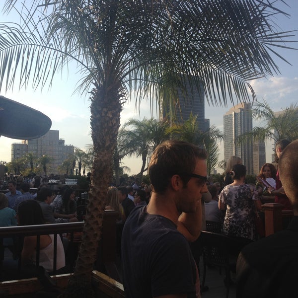 5/16/2013にPaul W.が230 Fifth Rooftop Loungeで撮った写真