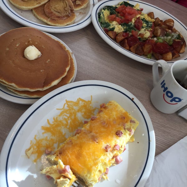 IHOP® Breakfast, Lunch, & Dinner Restaurants - Pancakes 24/7